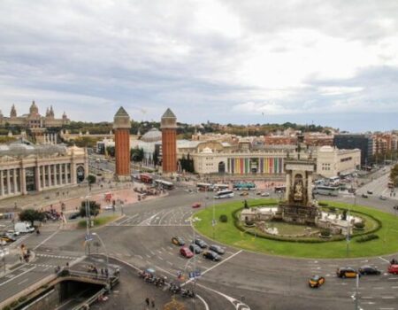 La conexión entre moda, identidad y ciudadEn España, la moda no es solo algo que uno se pone: es una forma de vivir