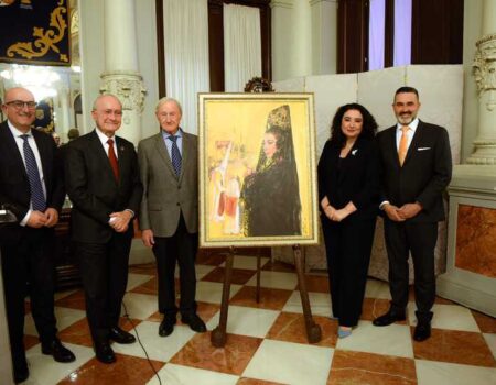 El alcalde asiste a la presentación del cuadro de la 50ª Exaltación de la MantillaLa obra, del pintor José Antonio Jiménez, representa a la "Musa Dolores Vargas Jiménez" en un acto de la asociación "La Coracha"