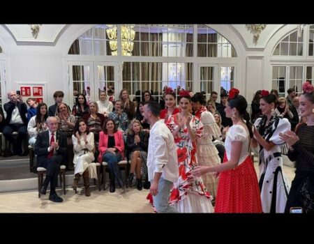 Málaga se viste de flamenca en la pasarelaDestaca la moda para Andalucía