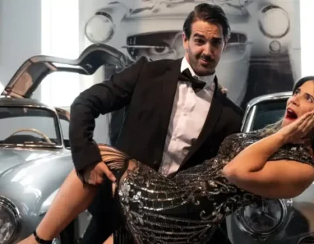 Historia Viva en el Museo del Automóvil y la Moda: Una aventura nocturna entre motores y alta costuraCoco Chanel, Dalí y Amelia Earhart cobran vida el 30 de mayo en una exclusiva visita teatralizada nocturna en el Museo del Automóvil y la Moda