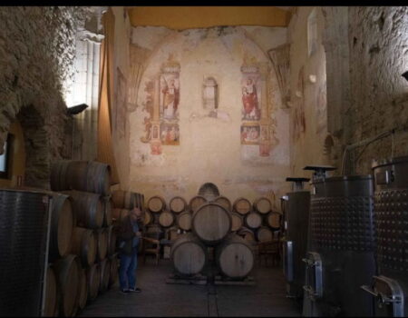 Forbes sitúa a la bodega rondeña Descalzos Viejos entre las visitas imprescindibles del mundoLa prestigiosa revista internacional destaca la bodega ubicada en un antiguo convento de Ronda por su valor histórico y su excelencia enológica