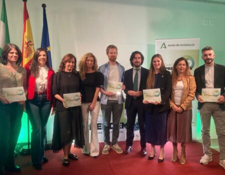 El talento malagueño brilla en la XIII Edición de los Premios «Emprendemos TOP50» 2026La Diputación de Málaga participa en la entrega de estos galardones que reconocen a las 50 empresas con mayor impacto y potencial de crecimiento